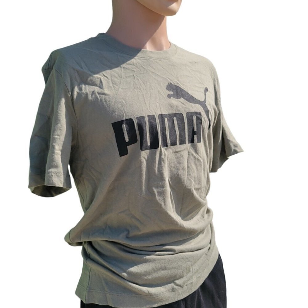 MEN'S Puma Athletic Tshirt. Size Medium